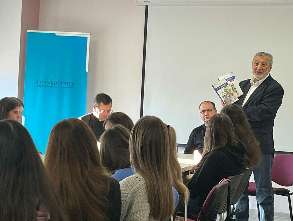 photo_5190747421129429748_y